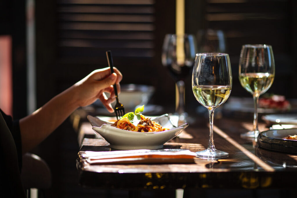 A Foodie’s Guide to Chestnut Ridge: Elyria’s Hidden Culinary Gem
